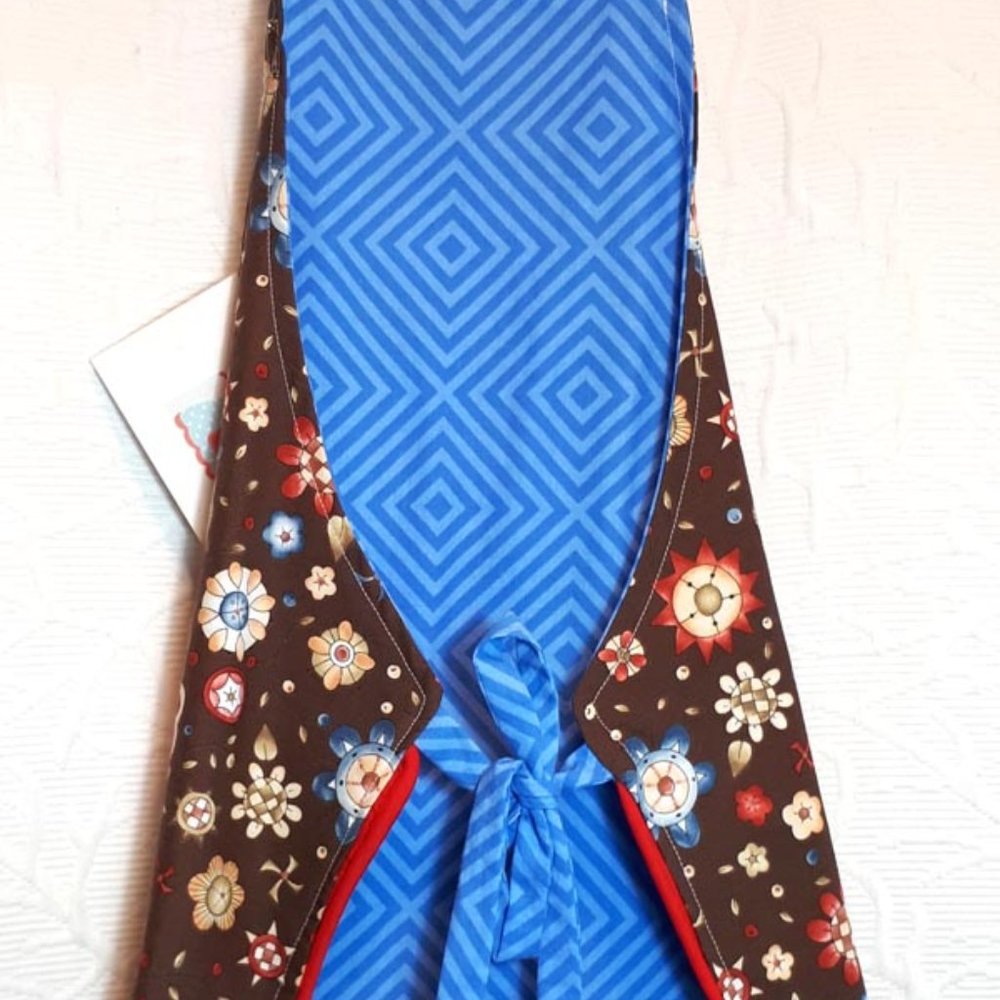 "Nutmeg" Double sided toddler apron. Size 2-4yrs. New.